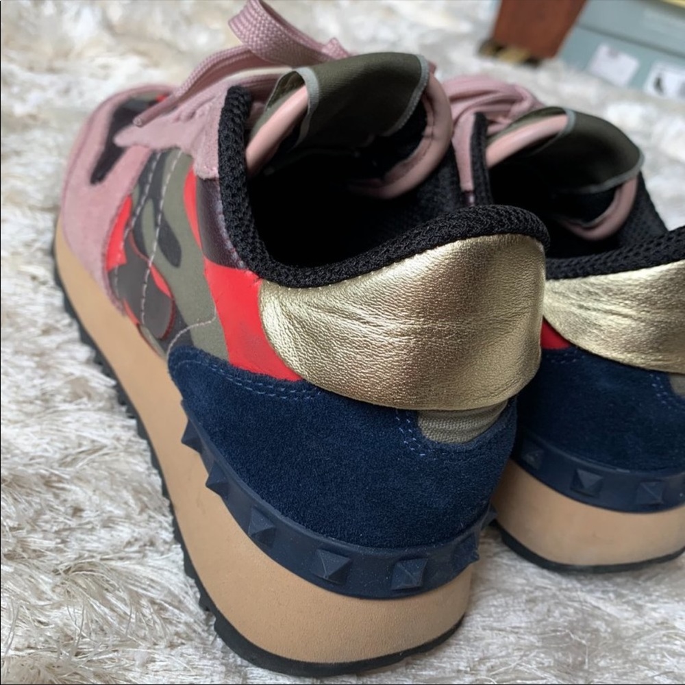Valentino Garavani Rockrunner Cameo Sneakers. Gently used. Size 39 US 8